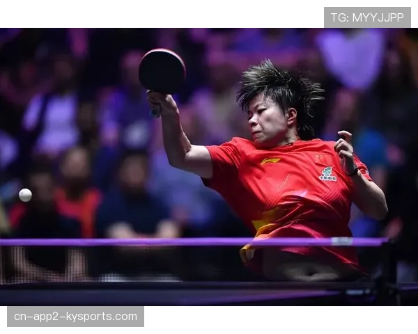 现场：马赛vs蒙彼利埃比赛中，球迷投掷烟雾弹导致比赛中断十分钟